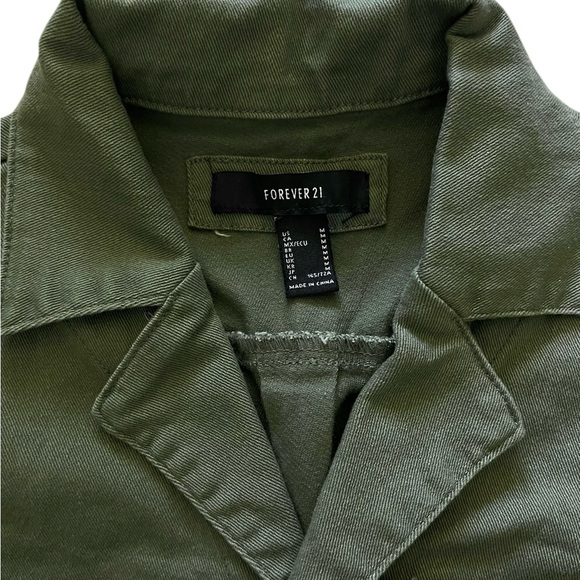 NWT Forever21 Utility Jumpsuit Army Green Short Sleeve Button Front Boilersuit M - Picture 7 of 10